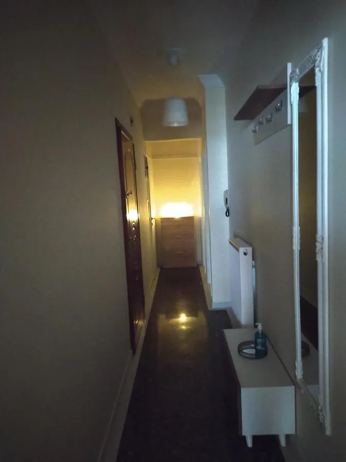 Cozy Three Bdrms Central Apt At Five Filippou Str Salonicco 0*,  Grecia