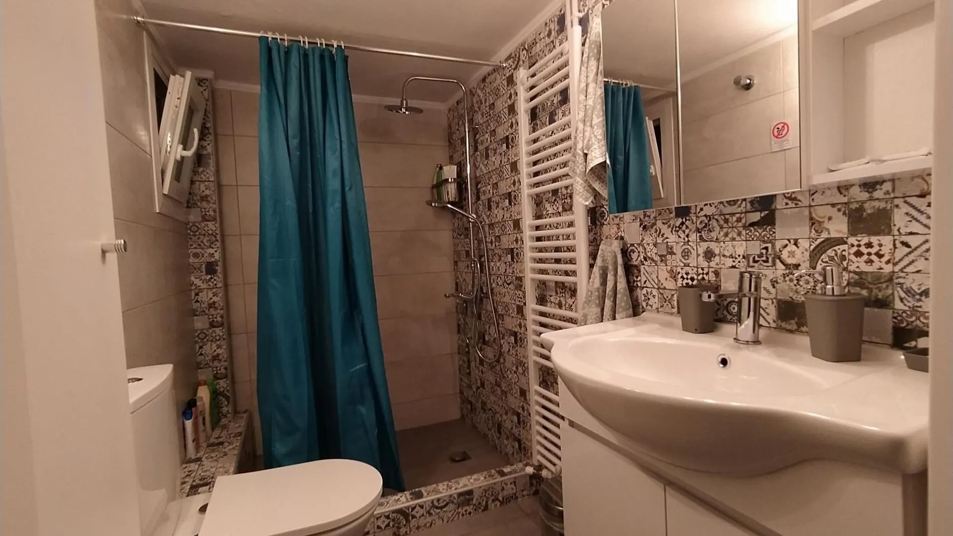 Apartment Cozy Three Bdrms Central Apt At Five Filippou Str Thessaloniki