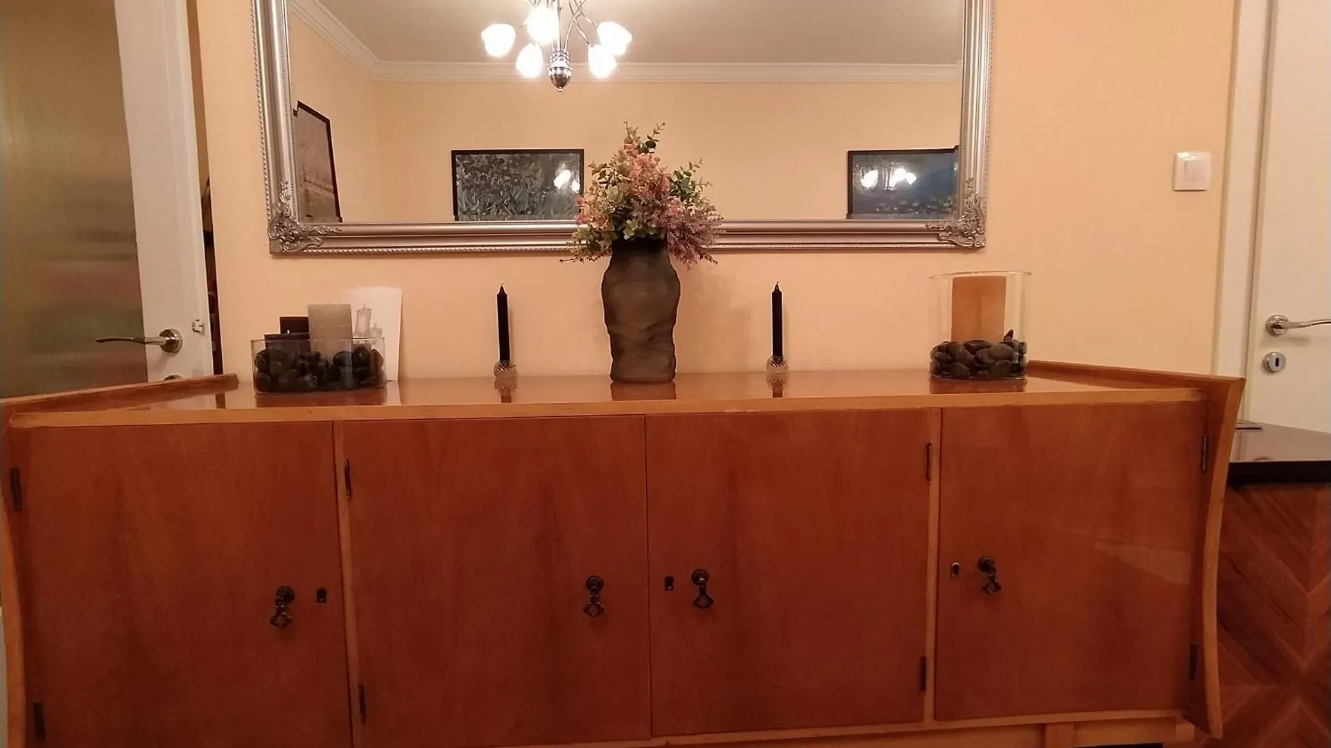 Apartment Cozy Three Bdrms Central Apt At Five Filippou Str Thessaloniki Greece